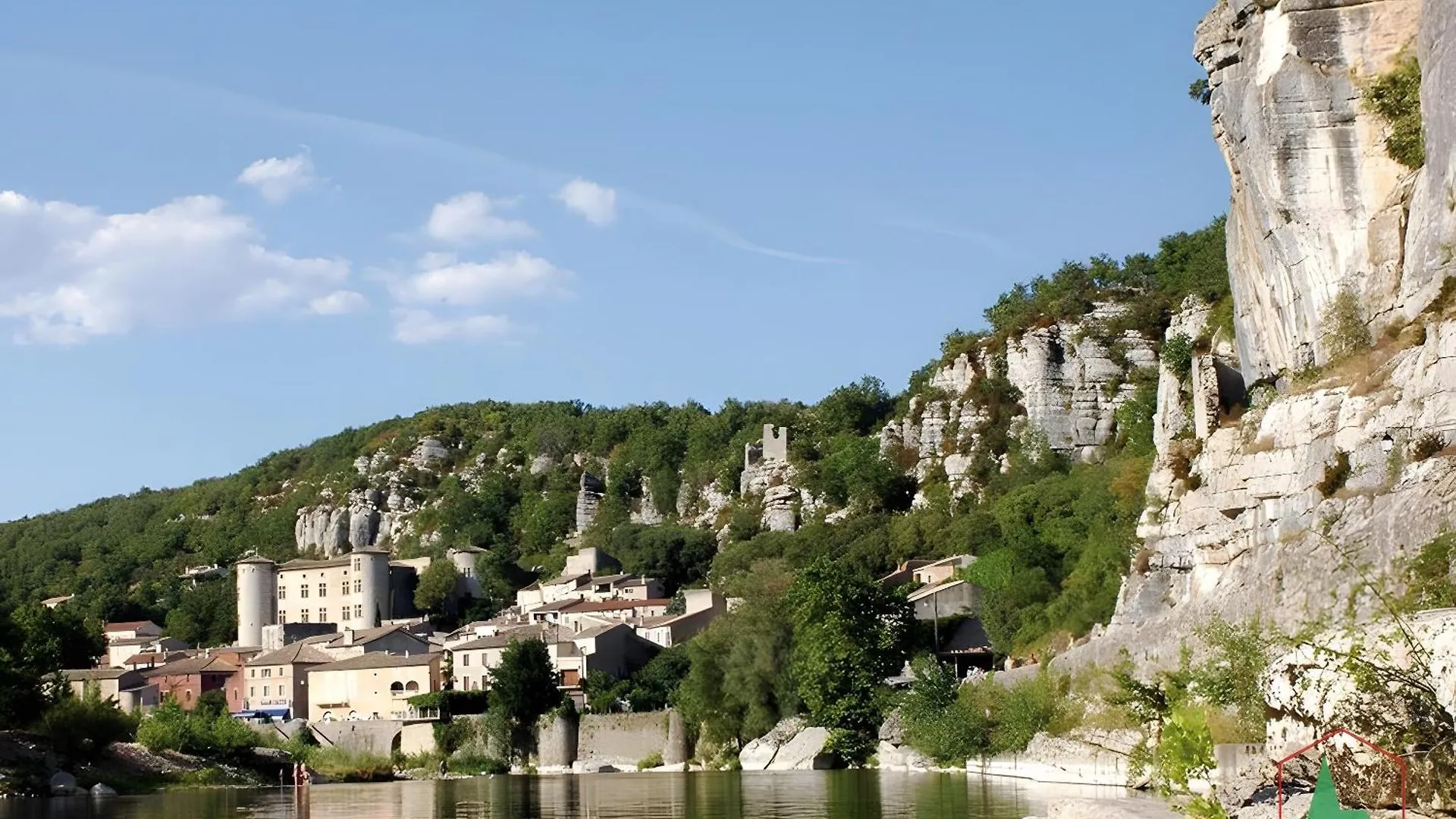 Chalet Rouge - Piscine Partagee Darbres 0*,  France