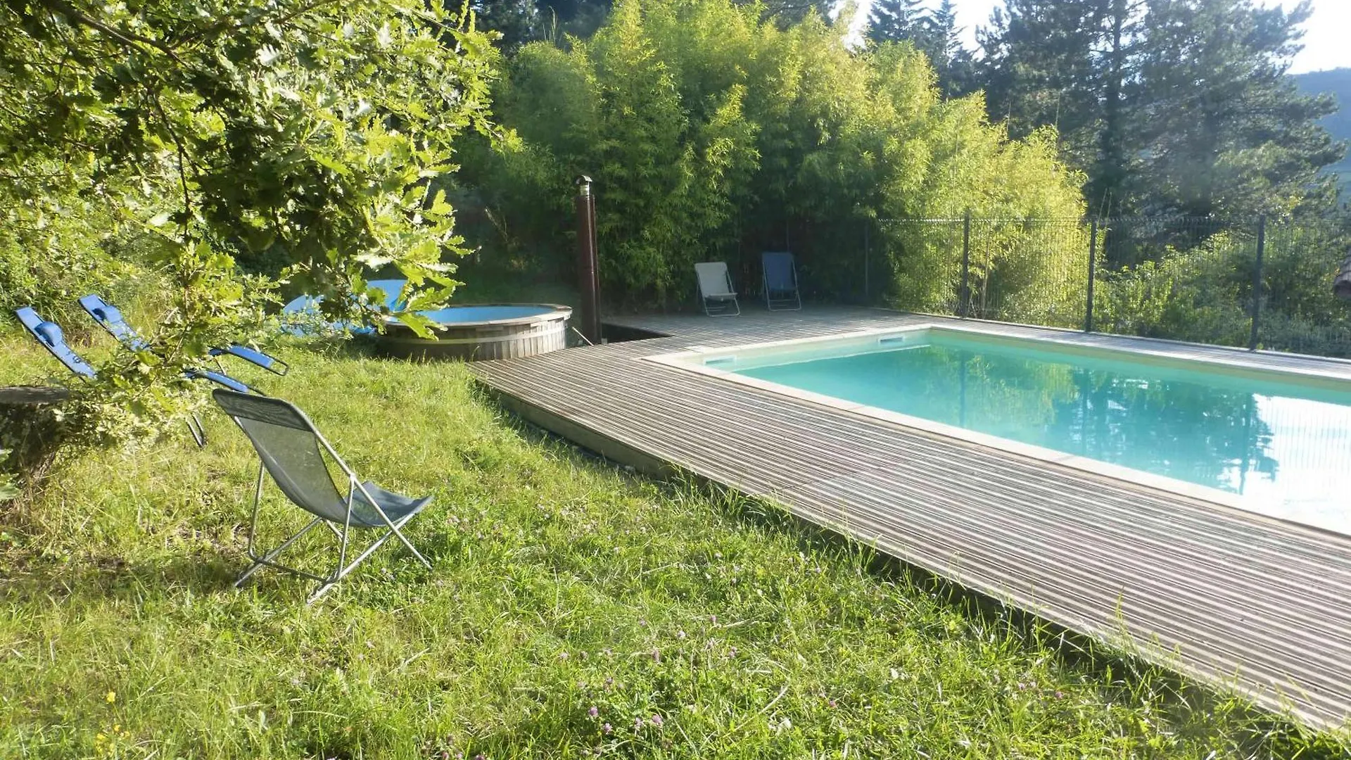 Chalet Rouge - Piscine Partagee Darbres