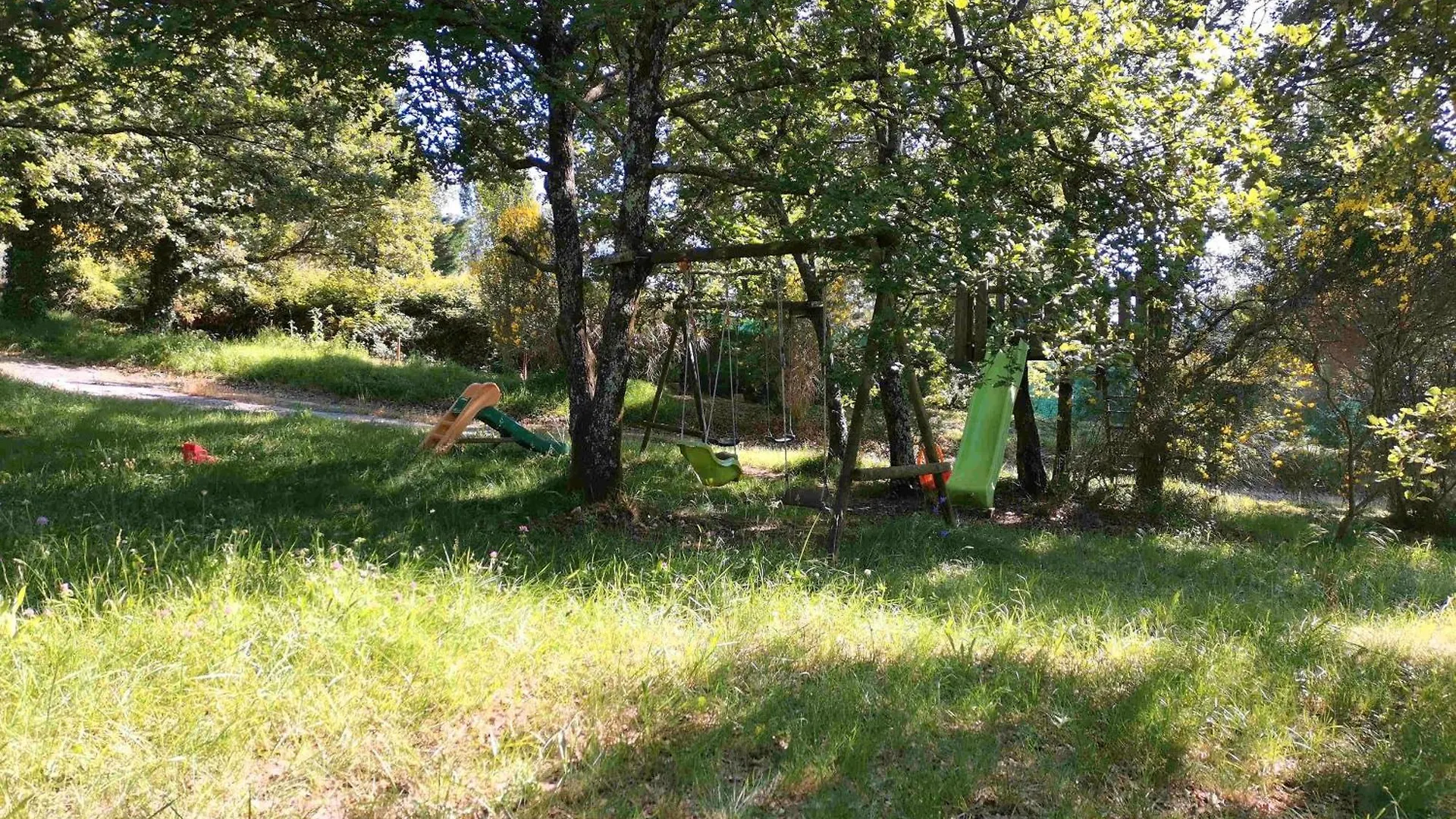 Chalet Rouge - Piscine Partagee Darbres