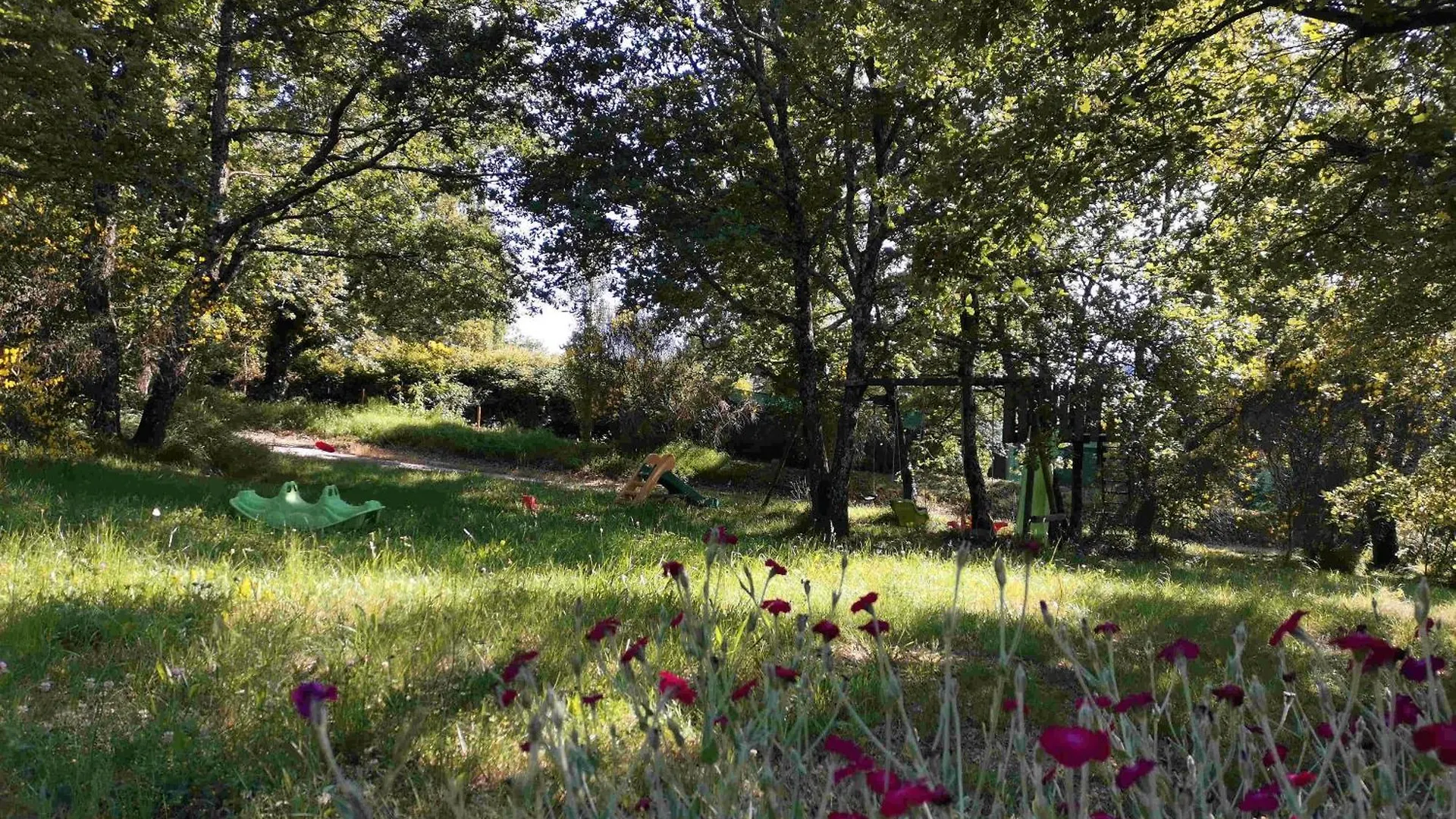 Chalet Rouge - Piscine Partagee Darbres 0*,